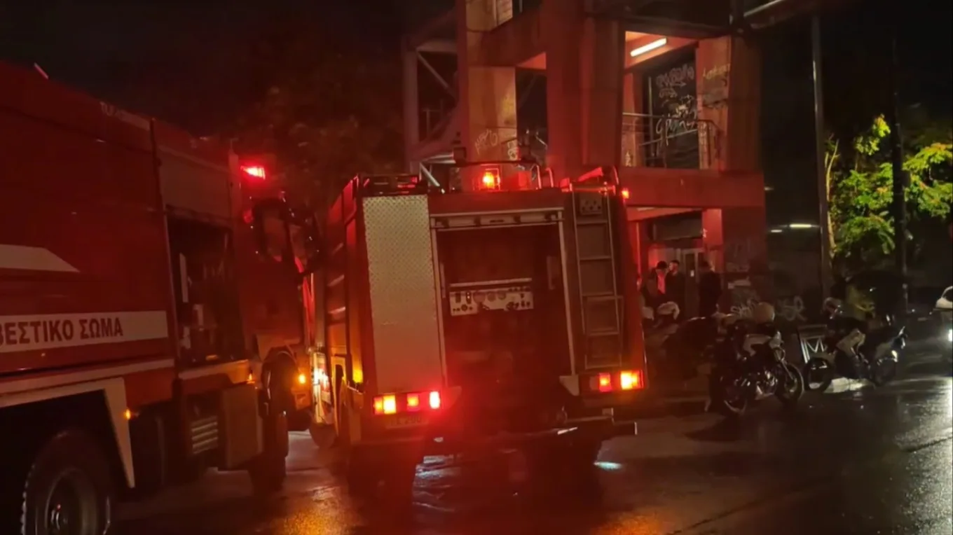 Ξέσπασε «ΦΩΤΙΑ» στο Μεταξουργείο