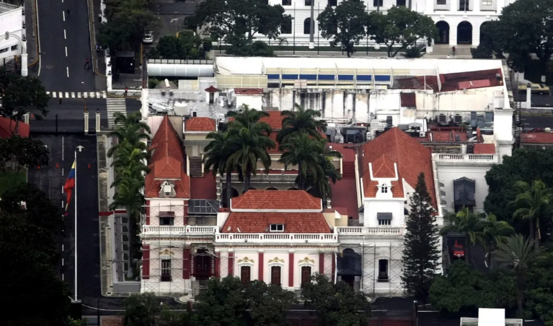 Βενεζουέλα: Πυρά κοντά στο προεδρικό μέγαρο στο Καράκας!