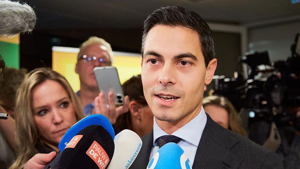 Ορκίζεται ο νεότερος πρωθυπουργός της Ολλανδίας – Ένας ακόμα παγκοσμιοποιητής «μέχρι το κόκαλο»