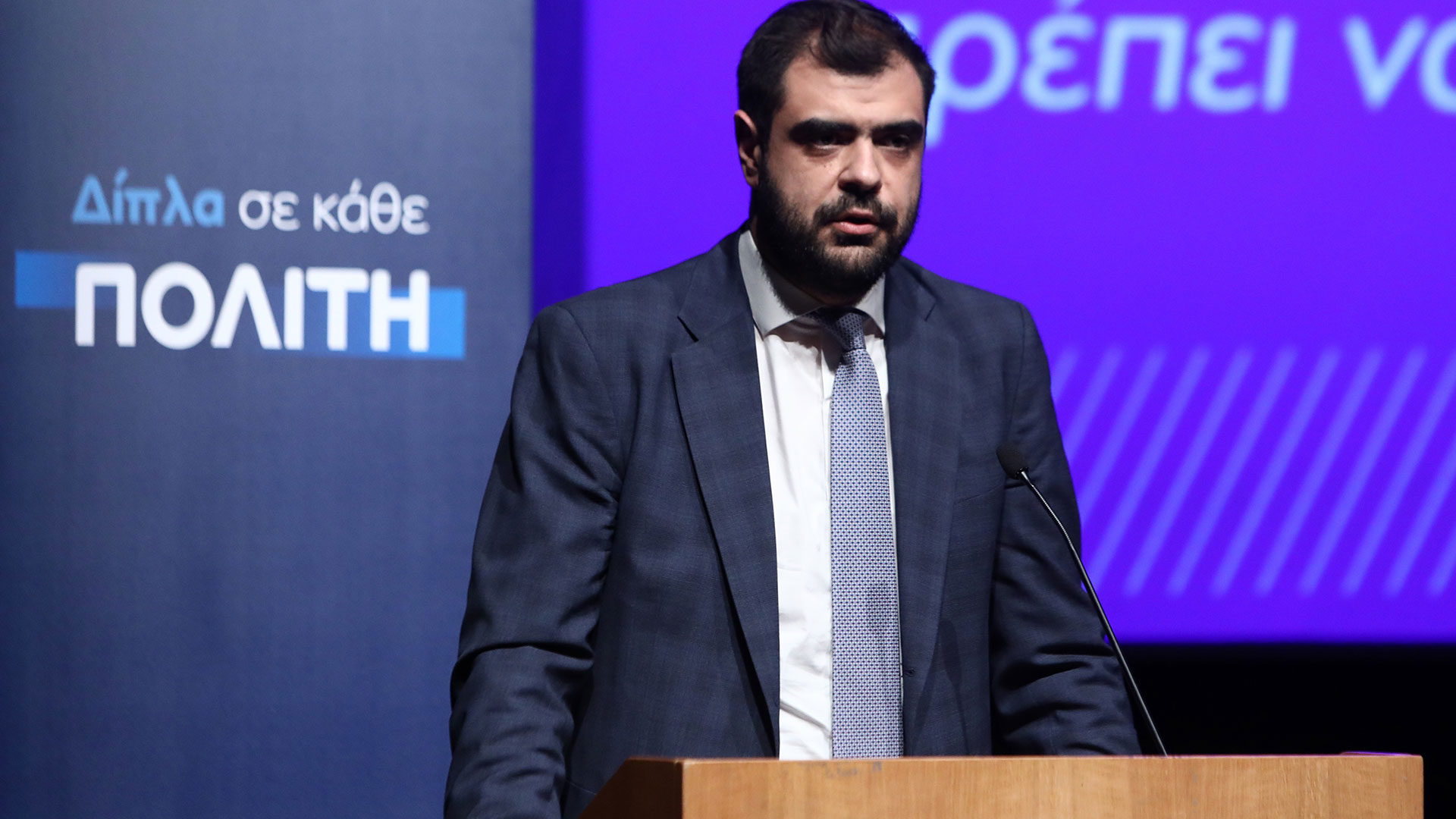 Αμηχανία Μαρινάκη για τα επικίνδυνα καθίσματα στα τρένα: «Δεν μπορώ να απαγορεύσω τη λειτουργία τους»