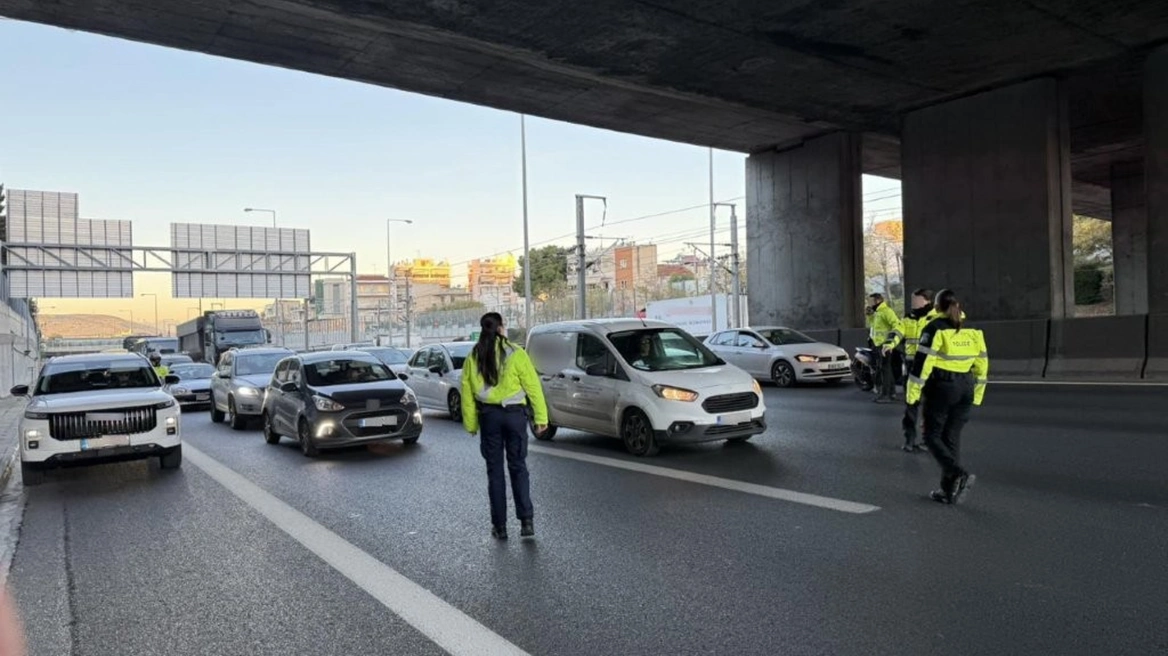 Δημογλίδου για έργα στην Αττική Οδό: «Δεν επηρεάζεται η έξοδος του τριημέρου» – Αυξημένη κίνηση σε Κηφισό και Λεωφόρο Αθηνών