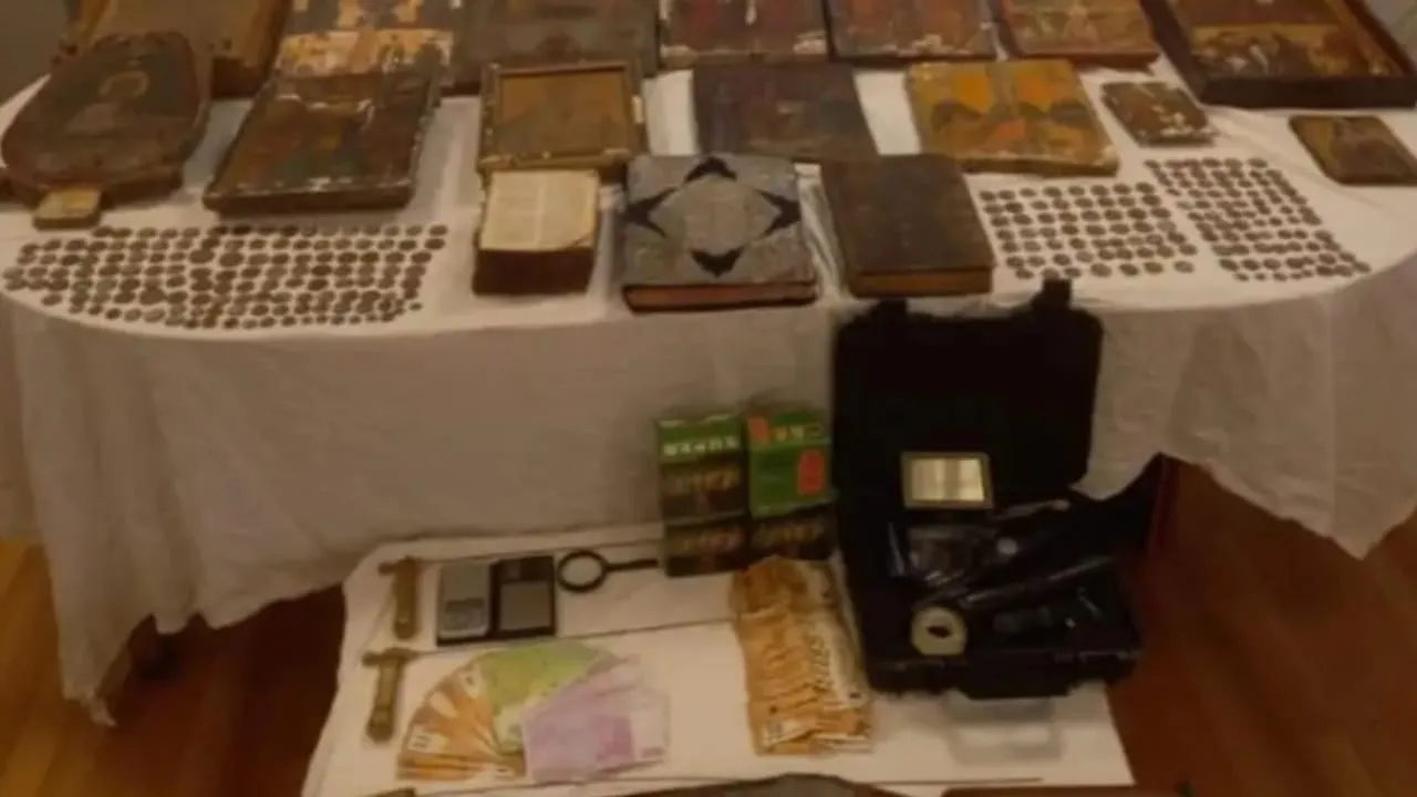 Θεσσαλονίκη: Δύο συλλήψεις για αρχαιοκαπηλία – Κατασχέθηκε ρωμαϊκό νόμισμα