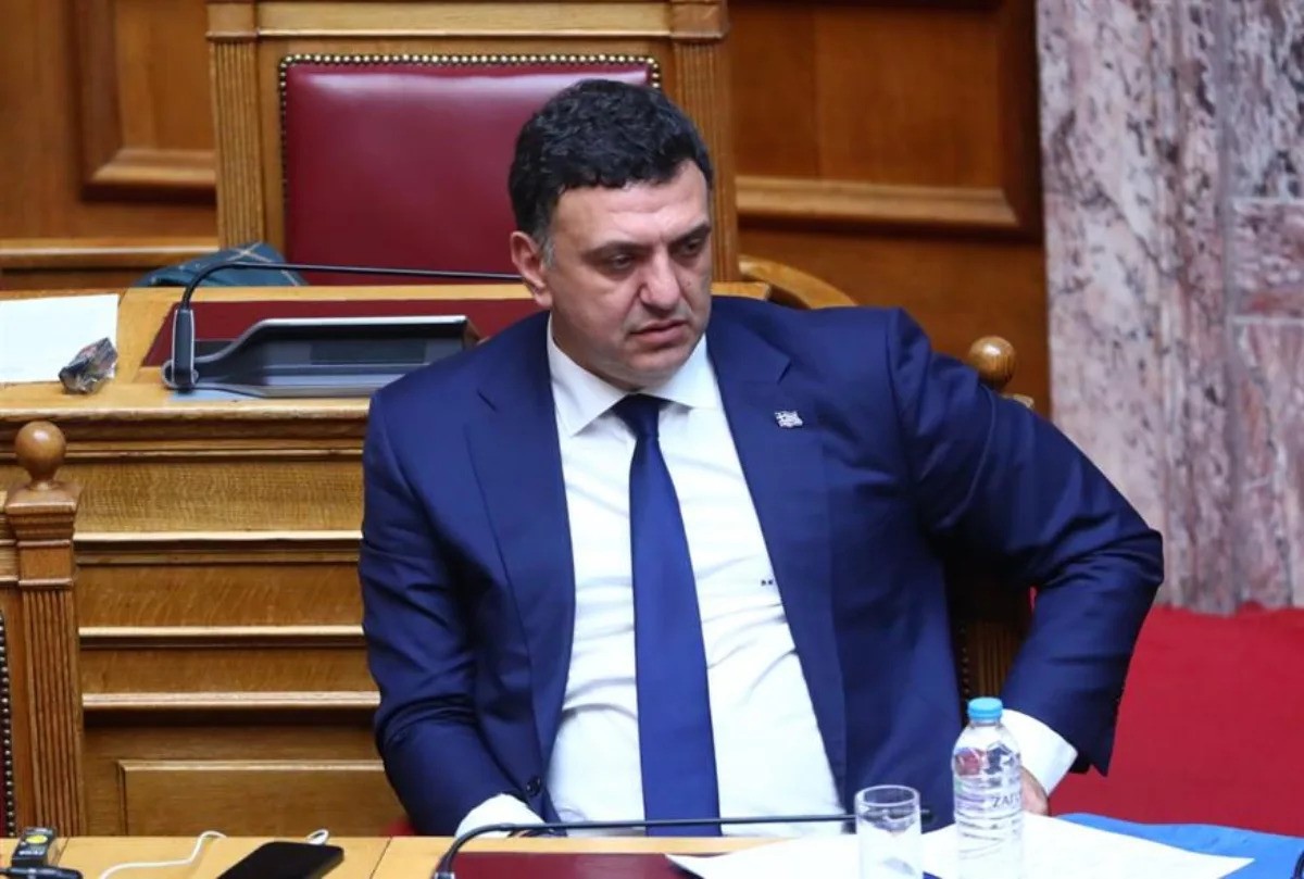 Βουλή: Ο Κικίλιας επέλεξε αντιπαράθεση αντί απαντήσεων για τη Χίο – Πώς αιτιολόγησε τη διήμερη απουσία του – Παρελθόν με πολλές αστοχίες