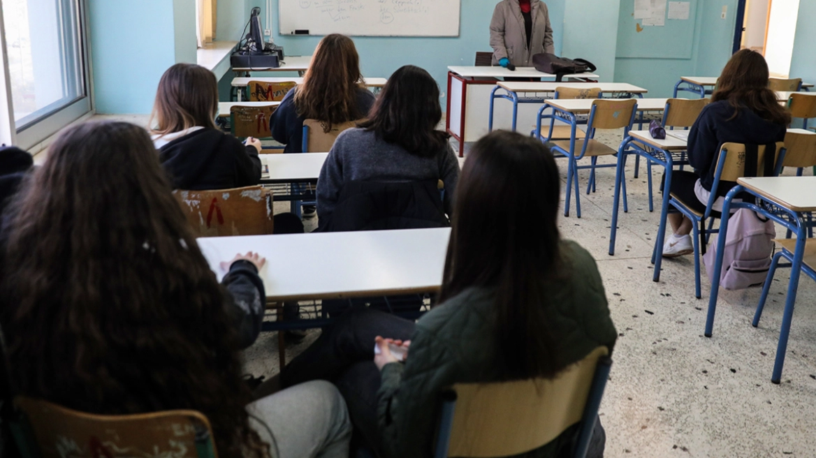 Εθνικό Απολυτήριο: Τι αλλάζει στο Λύκειο, τι ΔΕΝ αλλάζει στις Πανελλαδικές και από πότε έρχονται οι αλλαγές