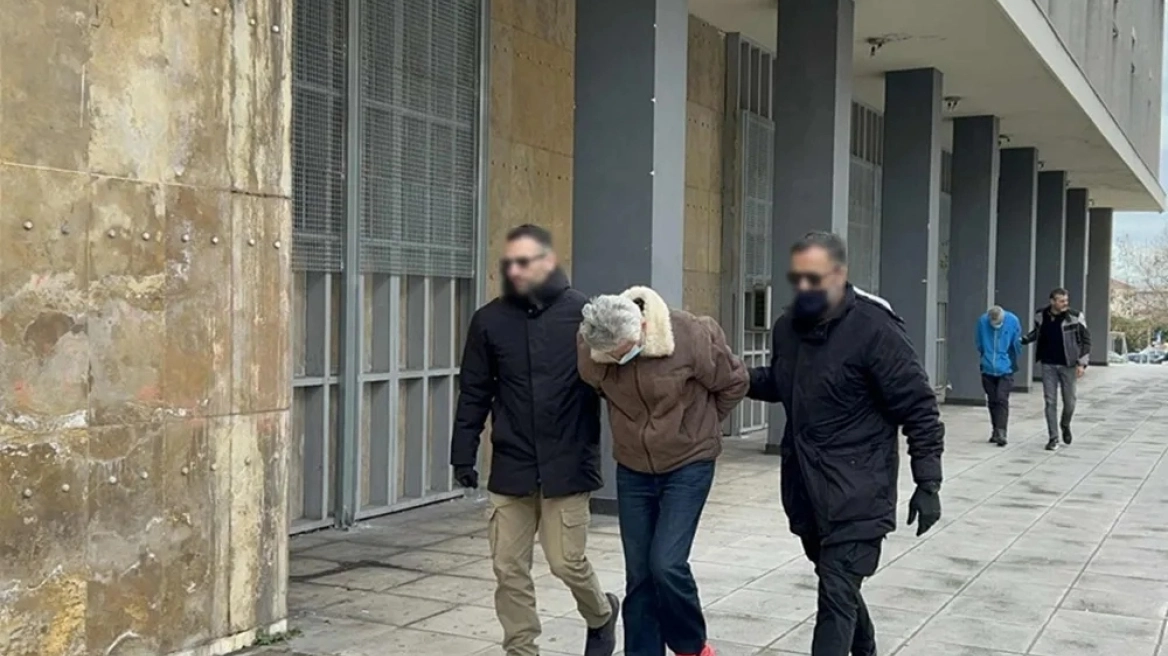 Στον ανακριτή οι συλληφθέντες για τη δολοφονία δύο γυναικών σε υπόγειο στη Θεσσαλονίκη