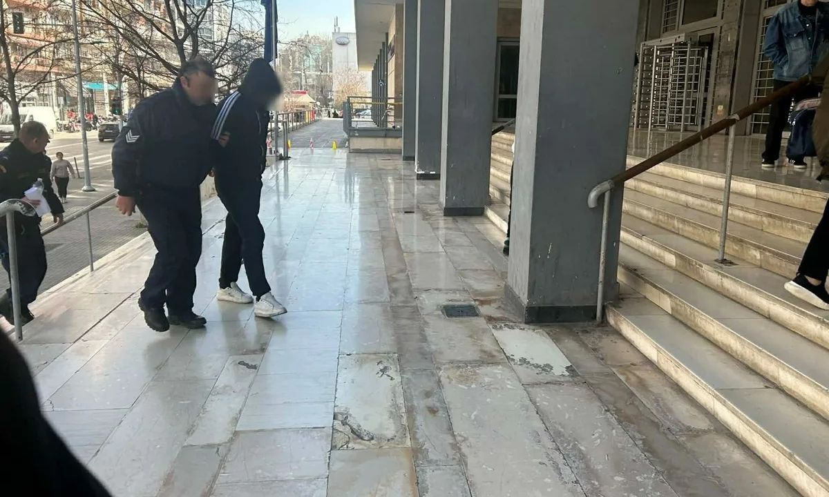 Θεσσαλονίκη: Ποινική δίωξη στον 27χρονο οδηγό που παρέσυρε και σκότωσε 25χρονο στην Πολίχνη
