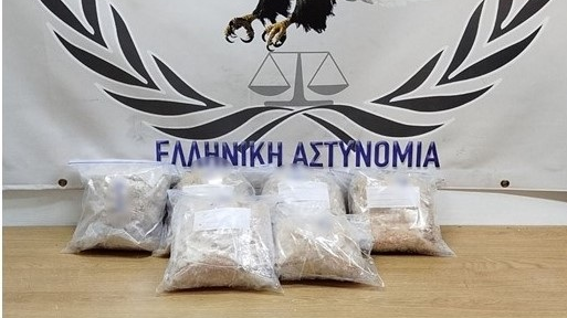 Μεγάλη ποσότητα ναρκωτικών εντοπίστηκε σε ΙΧ στη Θεσσαλονίκη – Σύλληψη αλλοδαπού