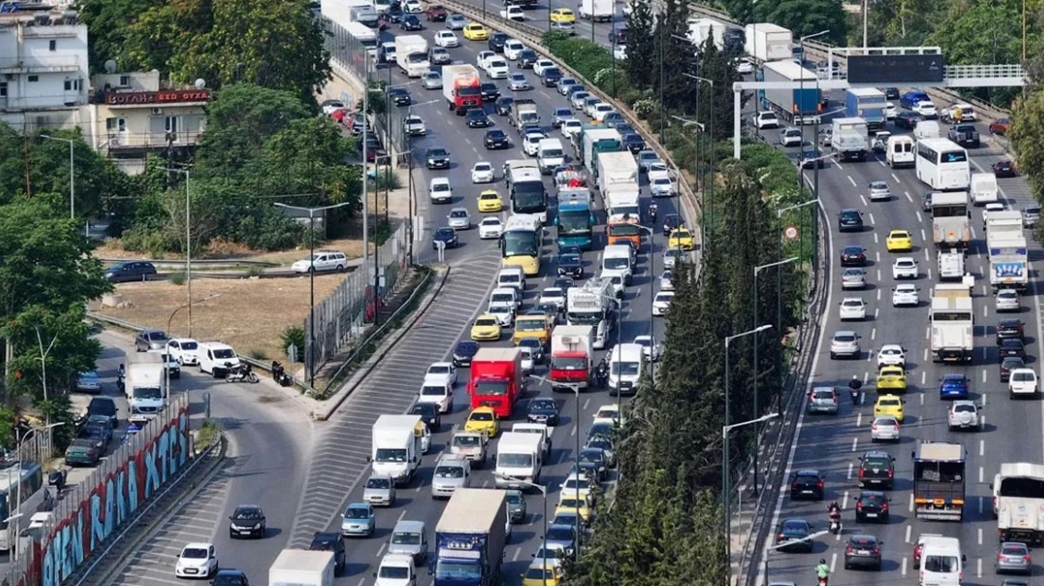 Κυκλοφοριακό χάος το πρωί στην Αθήνα – Πού έχουν μπλοκάρει οι δρόμοι