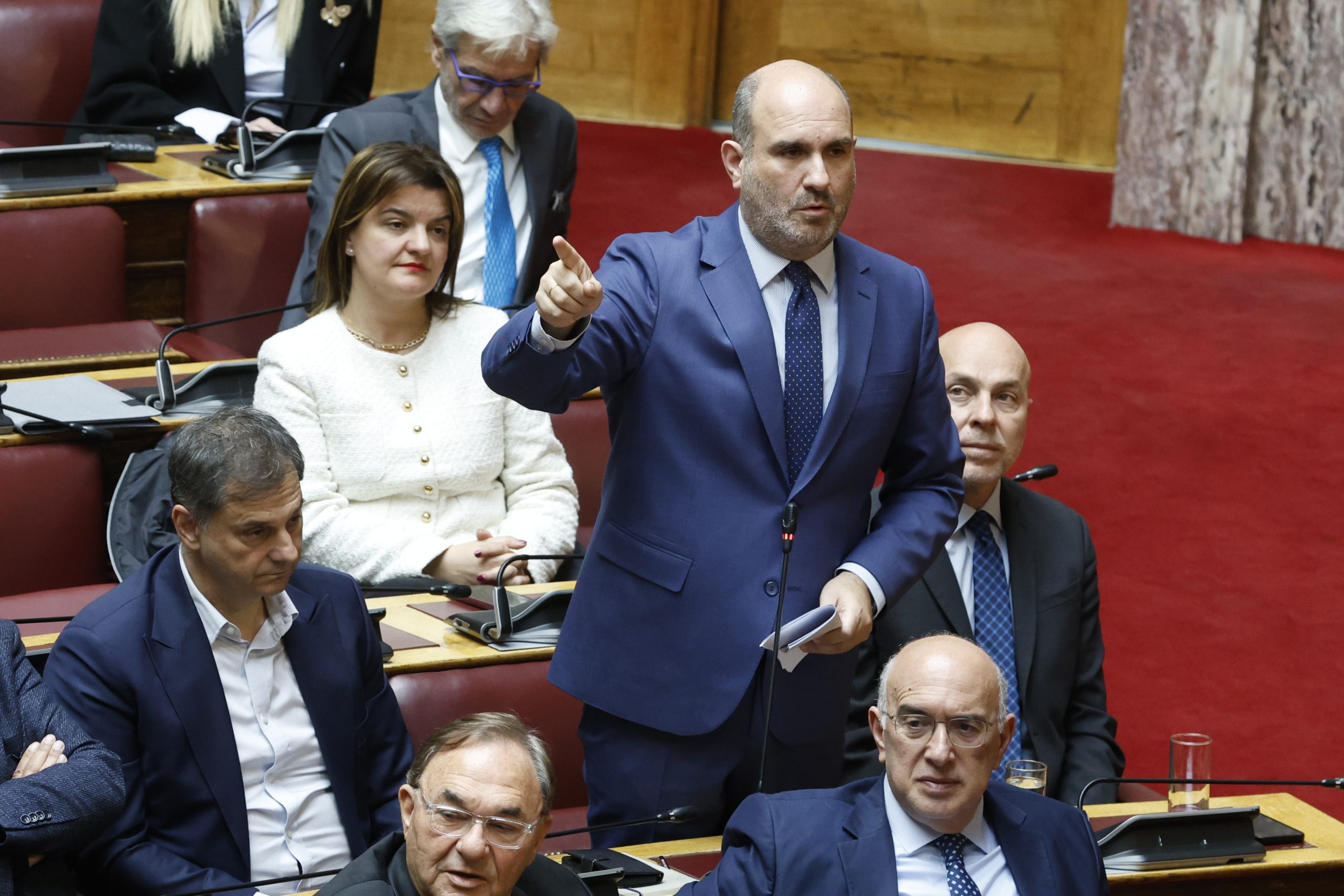 Πολιτική θύελλα: Η άρση ασυλίας βουλευτών και το μέλλον της ΝΔ