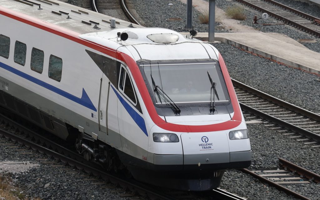 Hellenic Train: Ταλαπωρία για τους επιβάτες στο Βέροια – Έδεσσα λόγω πτώσης δέντρου