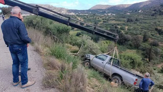 Σοκ στο Ηράκλειο: Έψαχναν τον νεωκόρο για τη λειτουργία και τον βρήκαν εγκλωβισμένο σε συντρίμμια