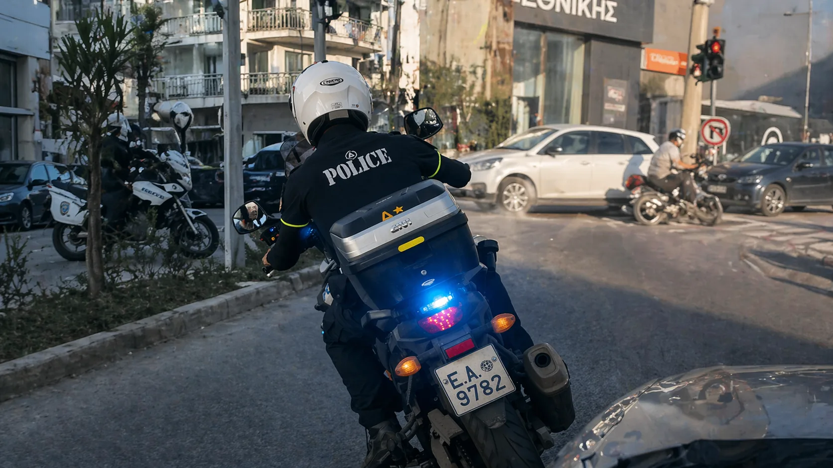 ΣΟΚ ΣΤΗ ΘΕΣΣΑΛΟΝΙΚΗ: 21ΧΡΟΝΟΣ έσπειρε τον τρόμο στο κέντρο – Καταδίωξη με κόκκινα και αντίθετα ρεύματα