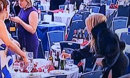 Viral το χάος στο Λευκό Οίκο: Πυροβολισμοί, πανικός και… πλιάτσικο σε κρασιά παρουσία του Τραμπ!