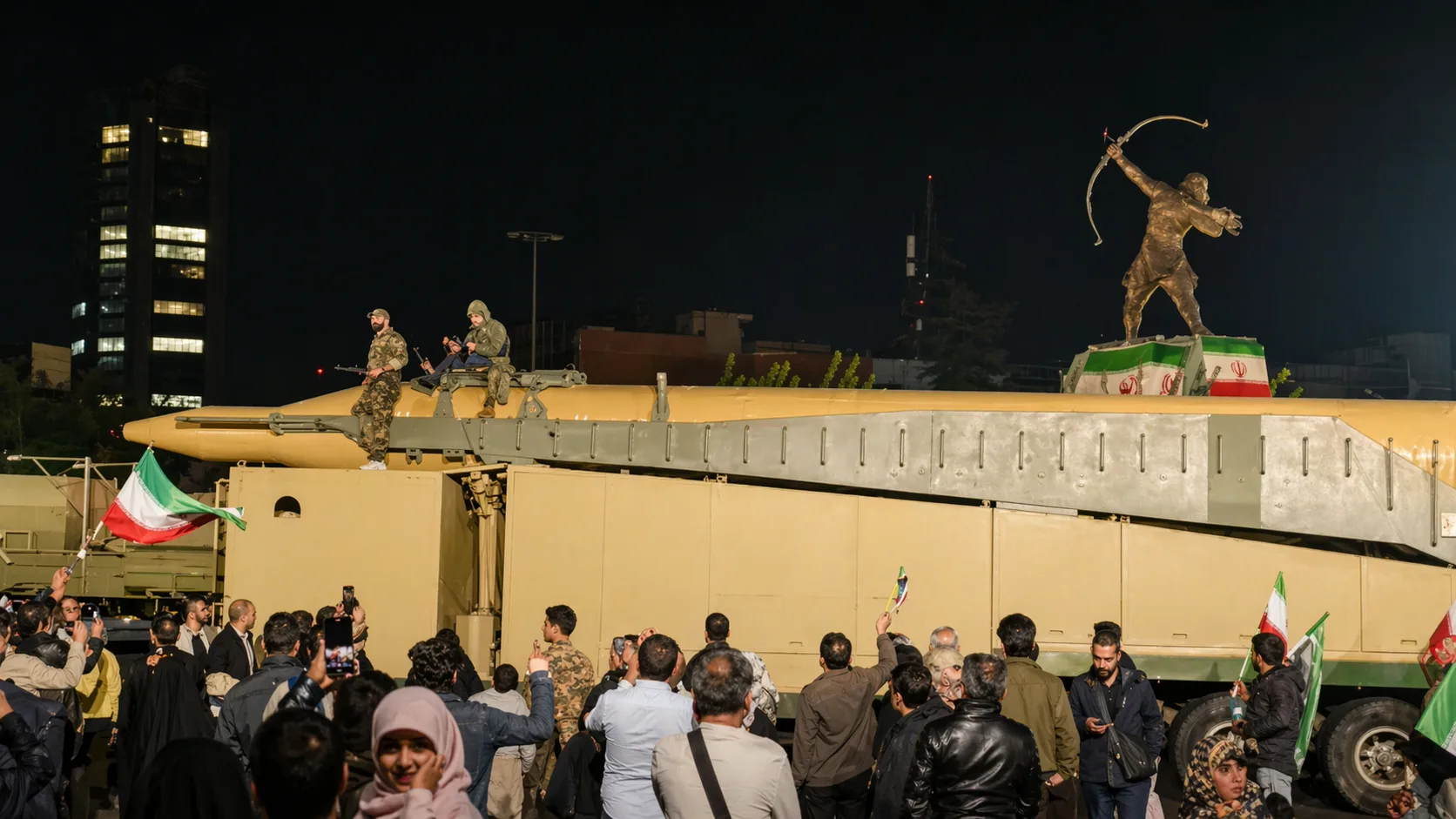 ΤΕΧΕΡΑΝΗ: Επίδειξη ισχύος με πυραύλους – «Αν αποτύχουν οι διαπραγματεύσεις, η απάντησ ειναι Φωτιά» (ΒΙΝΤΕΟ)