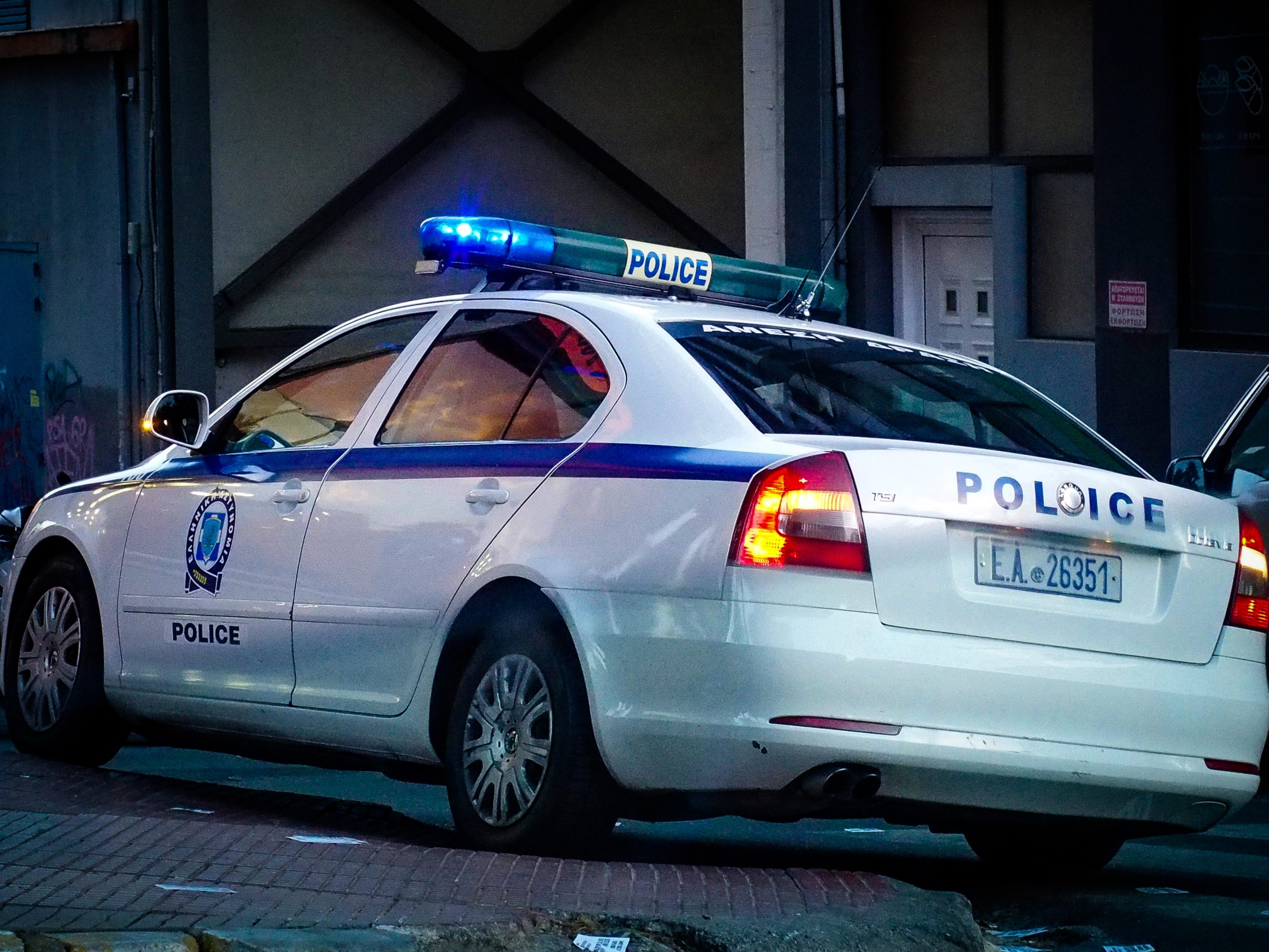ΣΟΚ ΣΤΗ ΘΕΣΣΑΛΟΝΙΚΗ – Μεθυσμένος οδηγός έκανε την πόλη… πίστα και παραλίγο να παρασύρει αστυνομικό!