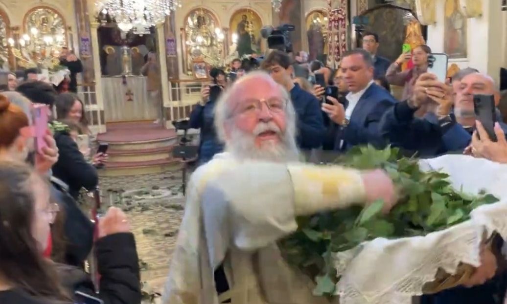 Σείστηκε η Ευαγγελίστρια στη Χίο: Ο ιερέας που κάνει την Ανάσταση… εμπειρία ζωής (ΒΙΝΤΕΟ)