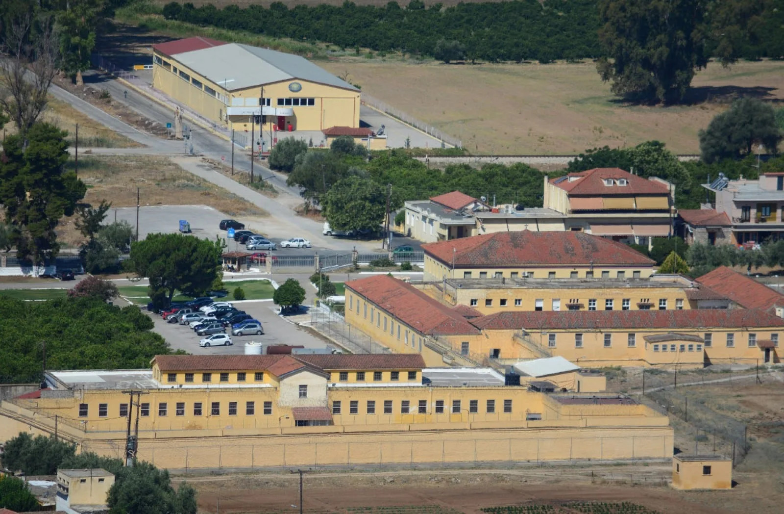 Σκάνδαλο στις φυλακές Τίρυνθας: Καταδικασμένοι υπάλληλοι συνεχίζουν κανονικά στην υπηρεσία τους