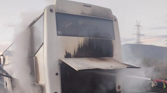 Αίσιο τέλος στην περιπέτεια των 48 επιβατών στον Δομοκό μετά από πυρκαγιά σε μηχανή λεωφορείου