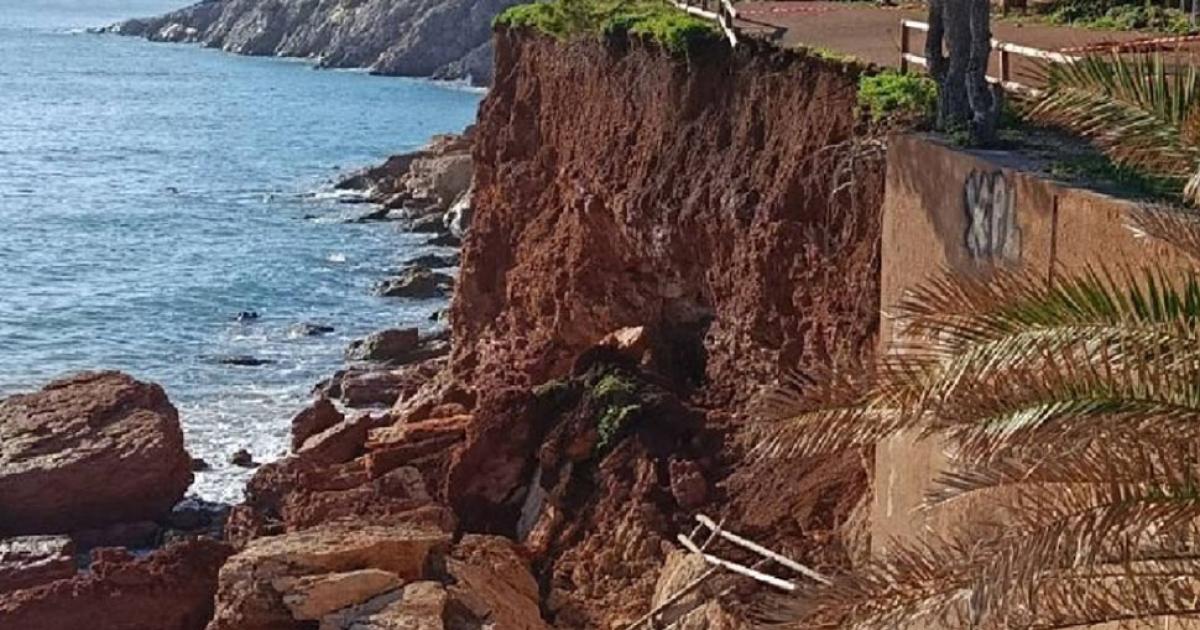 Τρόμος στη Βάρκιζα: Πατέρας και γιος θάφτηκαν κάτω από τόνους χώματος