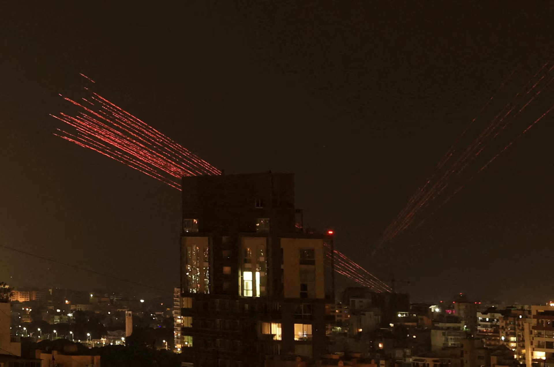 Εύθραυστη Εκεχειρία στον Λίβανο: Καταγγελίες για Παραβιάσεις από το Ισραήλ Λίγες Ώρες Μετά τη Συμφωνία