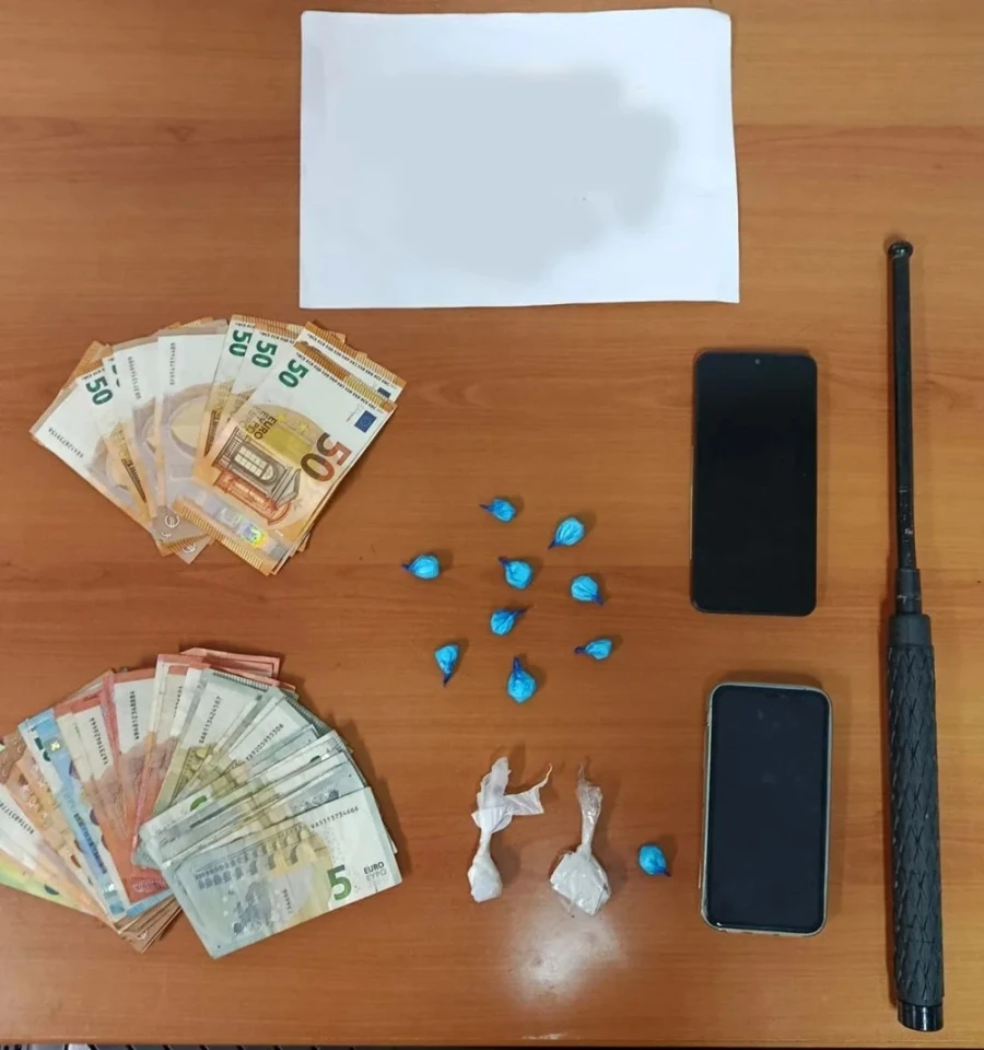 Θεσσαλονίκη: Πατέρας και γιος μετέτρεψαν το καφενείο τους σε «βαποράκι» κοκαΐνης