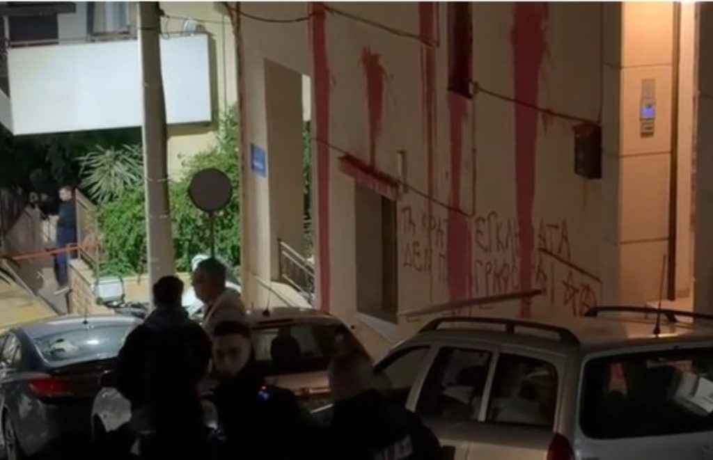 Επίθεση Κουκουλοφόρων στο Σπίτι του Ισίδωρου Ντογιάκου
