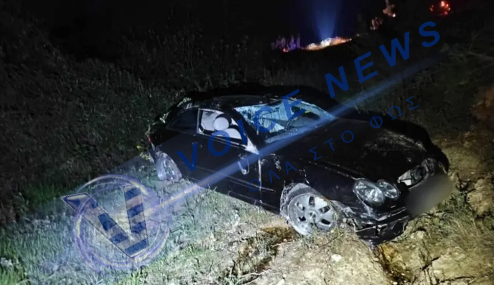 Κορινθία: 70 μέτρα πτώση και τούμπες, αλλά ο οδηγός… σηκώθηκε και έφυγε!