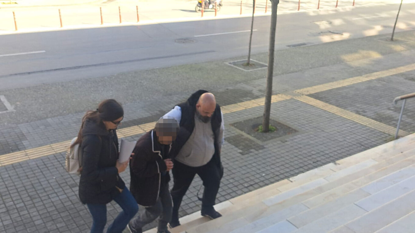 Την παρασκευή απολογείται η 77χρονη για τον θάνατο του συζύγου της – νέα στοιχεία «δείχνουν» χτύπημα στο κεφάλι