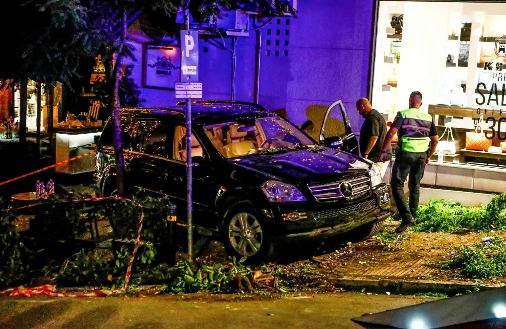 Ατύχημα με τζιπ στο κολωνάκι: αγωγή 1 εκατ. ευρώ από τον φωτογράφο Χάρη Φαρσαράκη