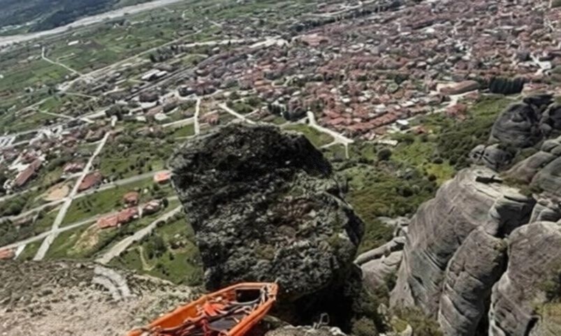 ΣΟΚ ΣΤΑ ΜΕΤΕΩΡΑ: ΤΟ ΒΙΝΤΕΟ ΠΟΥ ΚΑΤΕΓΡΑΨΕ ΤΗ ΜΟΙΡΑΙΑ ΠΤΩΣΗ ΤΗΣ 66ΧΡΟΝΗΣ – ΠΩΣ ΧΑΘΗΚΕ ΣΤΟΝ ΓΚΡΕΜΟ;