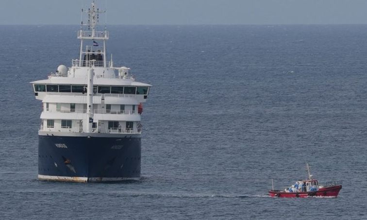 Σε καραντίνα το κρουαζιερόπλοιο με τον χανταϊό – Η πτήση της Πολεμικής Αεροπορίας και το σχέδιο εκκένωσης