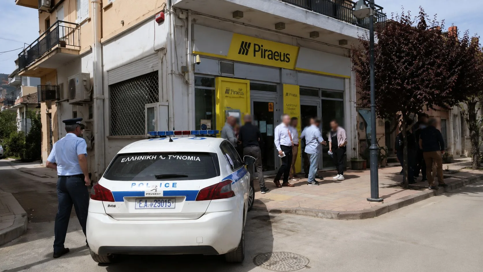 Για οκτώ ληστείες και ανατινάξεις ΑΤΜ ερευνώνται οι συλληφθέντες της Τιθορέας  ετικέτες: