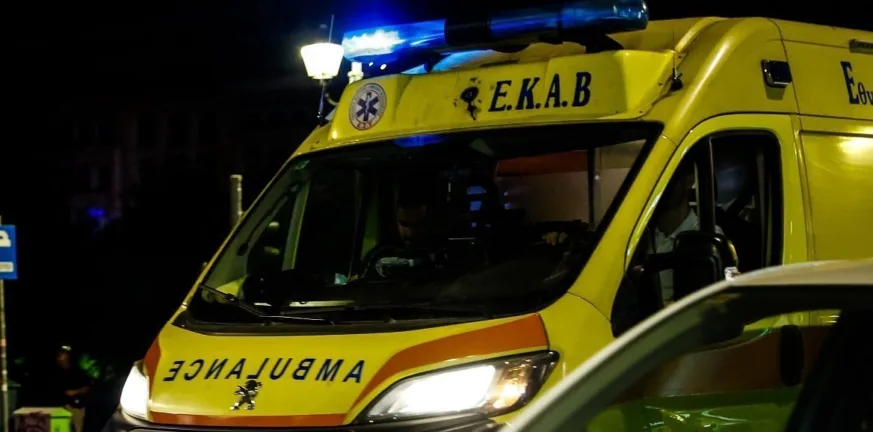 Πάτρα: Σφοδρή σύγκρουση δικύκλων στη Λεύκα – Στο νοσοκομείο μία οδηγός!
