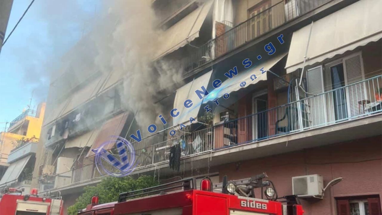 Φλόγες και εκρήξεις στη Δραπετσώνα – Πανικός από φωτιά σε διαμέρισμα πολυκατοικίας