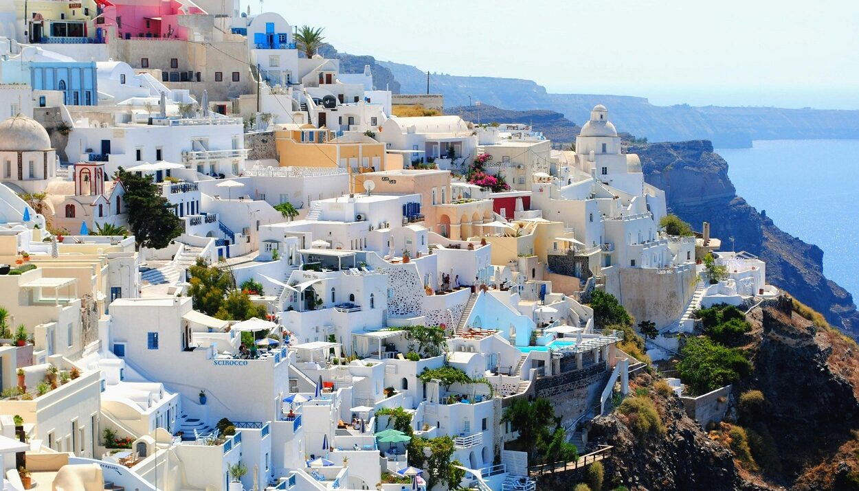 Νέο χωροταξικό για τον τουρισμό: Αντιδράσεις στην Κρήτη και φόβοι για «πάγωμα» επενδύσεων