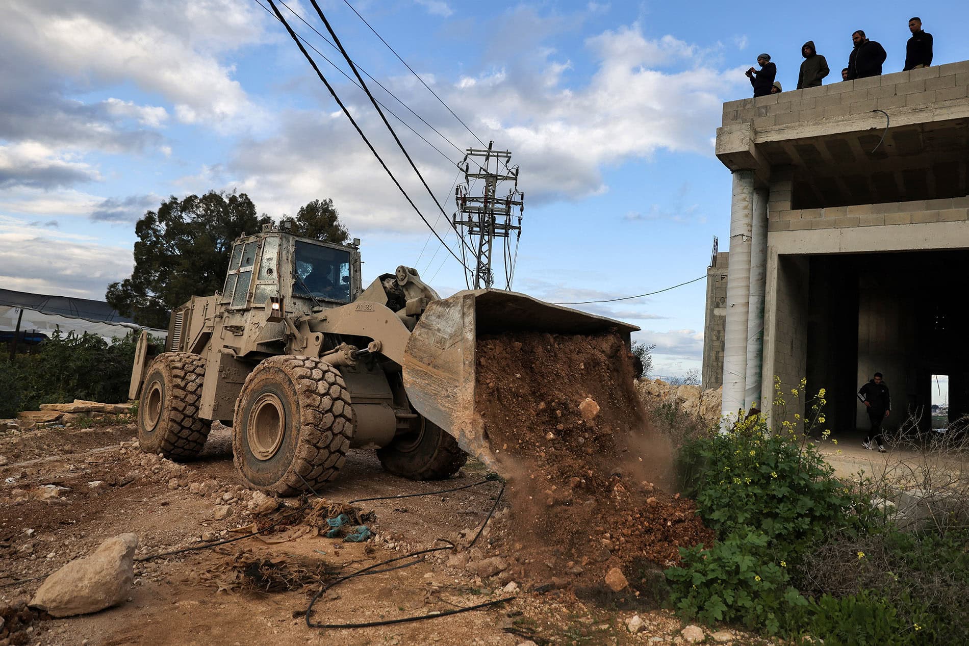 ΕΠΙΘΕΣΗ ΣΕ ΣΤΡΑΤΙΩΤΙΚΟ ΧΩΜΑΤΟΥΡΓΙΚΟ ΤΟΥ IDF ( ΒΙΝΤΕΟ)