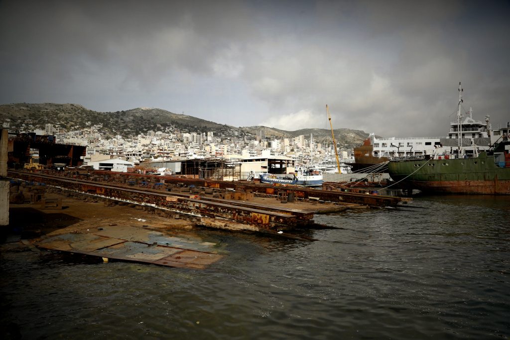 Μυστηριώδης οσμή στην Αττική: Στον Σαρωνικό στρέφονται οι έρευνες – Τα δύο επικρατέστερα σενάρια σύμφωνα με τον Δ. Σαρηγιάννη