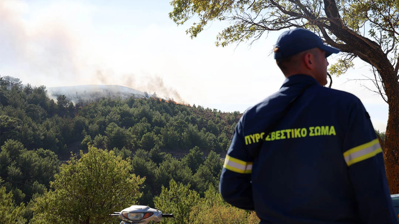 Διάσωση τουρίστα στα Χανιά: 12 πυροσβέστες έσωσαν 67χρονο Γάλλο στο φαράγγι της Αγίας Ειρήνης