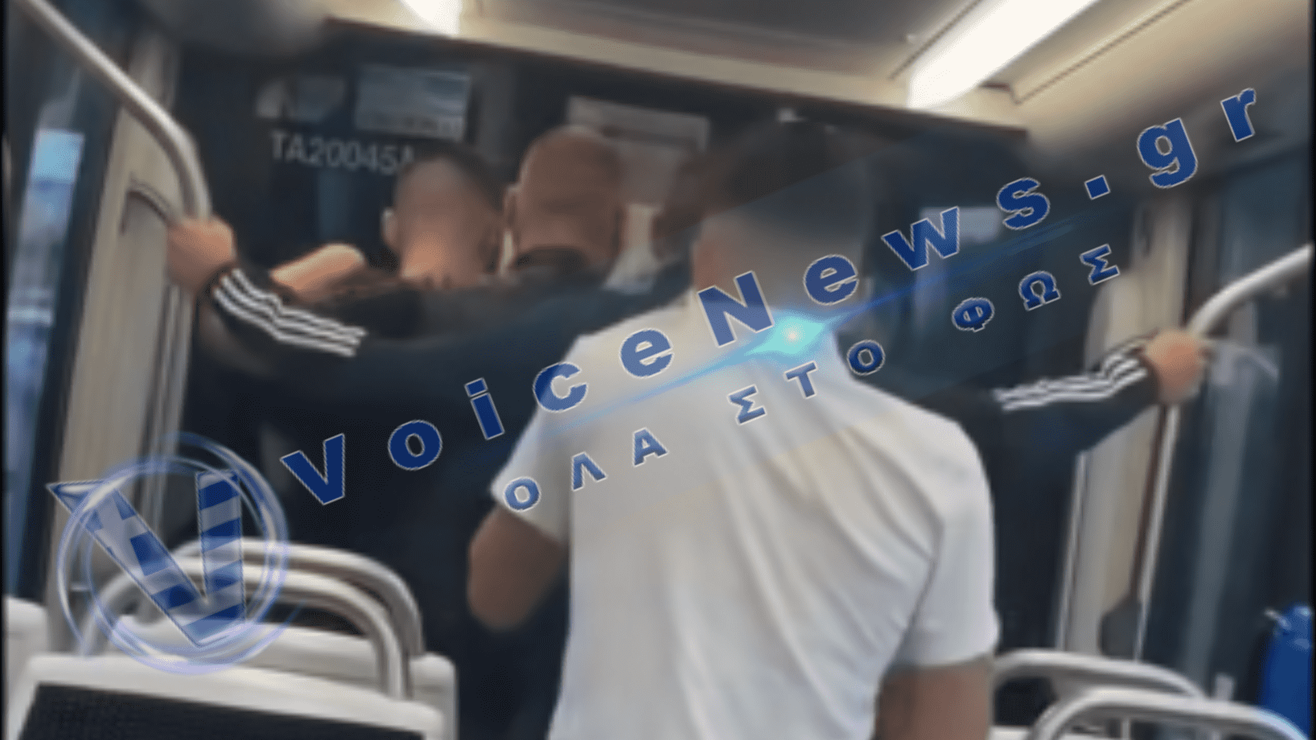 Ομάδα νεαρών επιτέθηκε βίαια σε φοιτήτρια από την Κίνα και την πέταξε σε κολώνα!