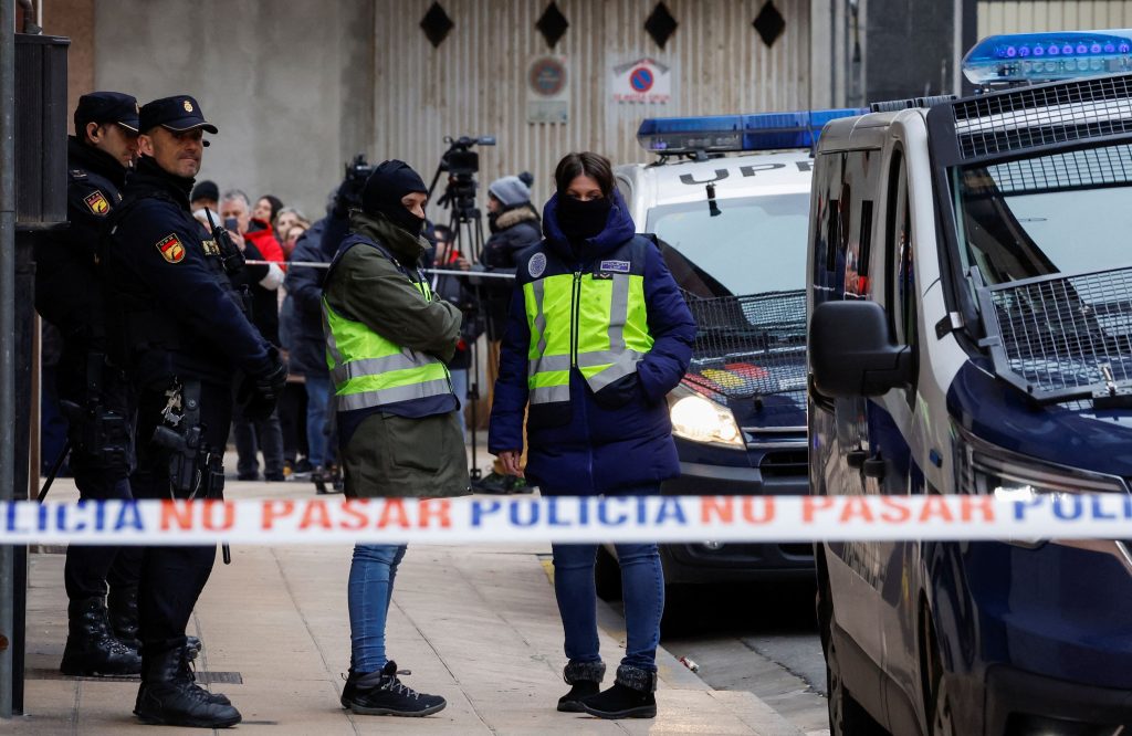 Δολοφόνησε τους γονείς του και πυροβόλησε το ίδιο του το μωρό: Η φρίκη στο Ελ Εχίδο