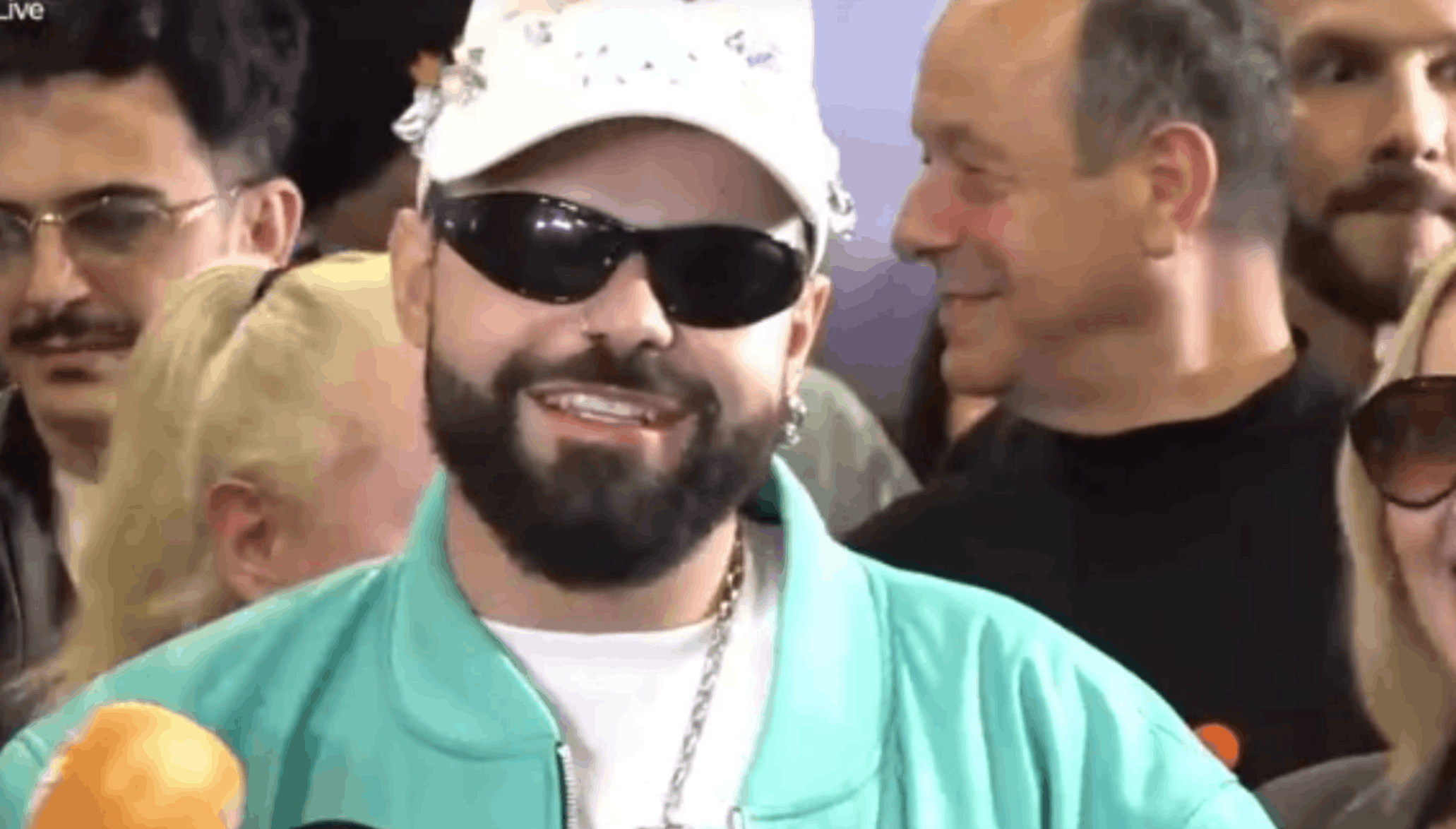 Eurovision: Ξέσπασε σε λυγμούς ο Akylas στο αεροδρόμιο – «Έπαθα σύνδρομο εγκατάλειψης»!