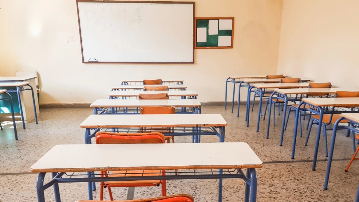 «Λουκέτο» σε Γυμνάσιο του Ηρακλείου λόγω εμφάνισης ψύλλων