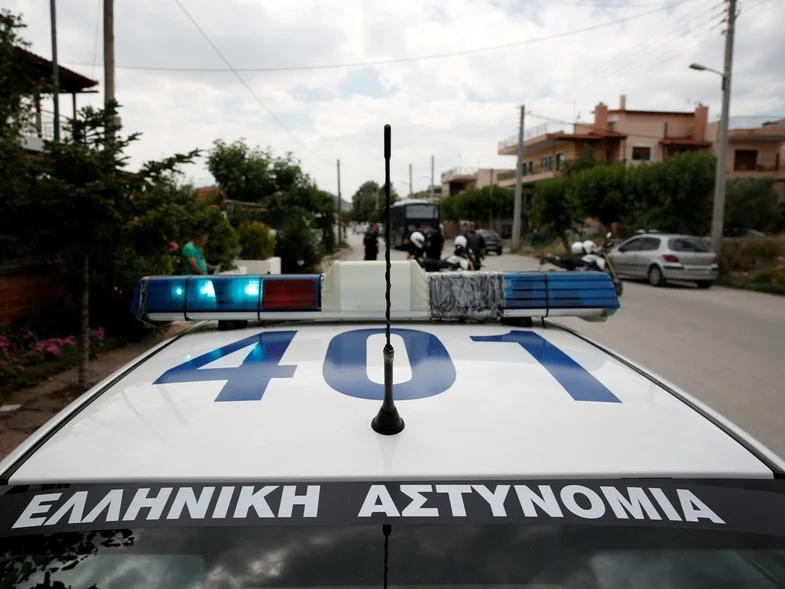 Ναύπακτος: Συνελήφθη 13χρονη για κλοπή σε τουριστικό κατάστημα – Χειροπέδες και στη μητέρα της