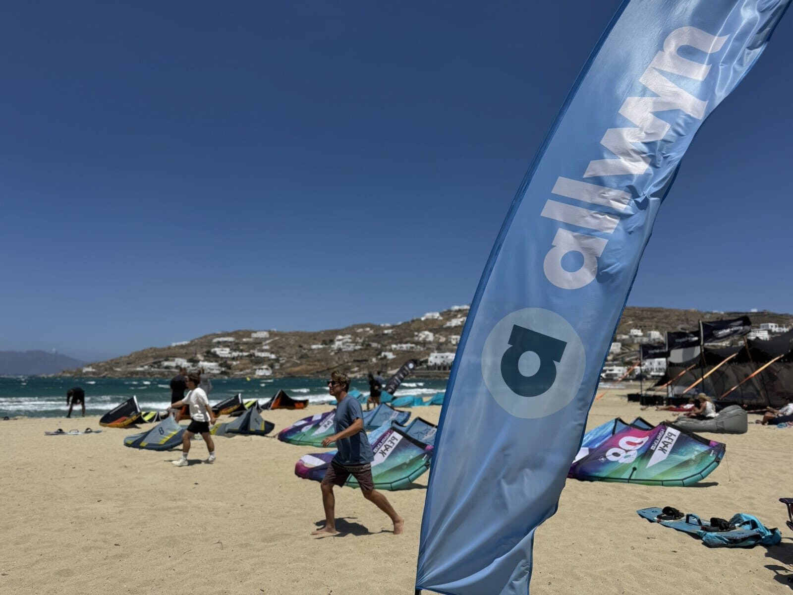Η καρδιά του παγκόσμιου kitesurf «χτυπά» στη Μύκονο