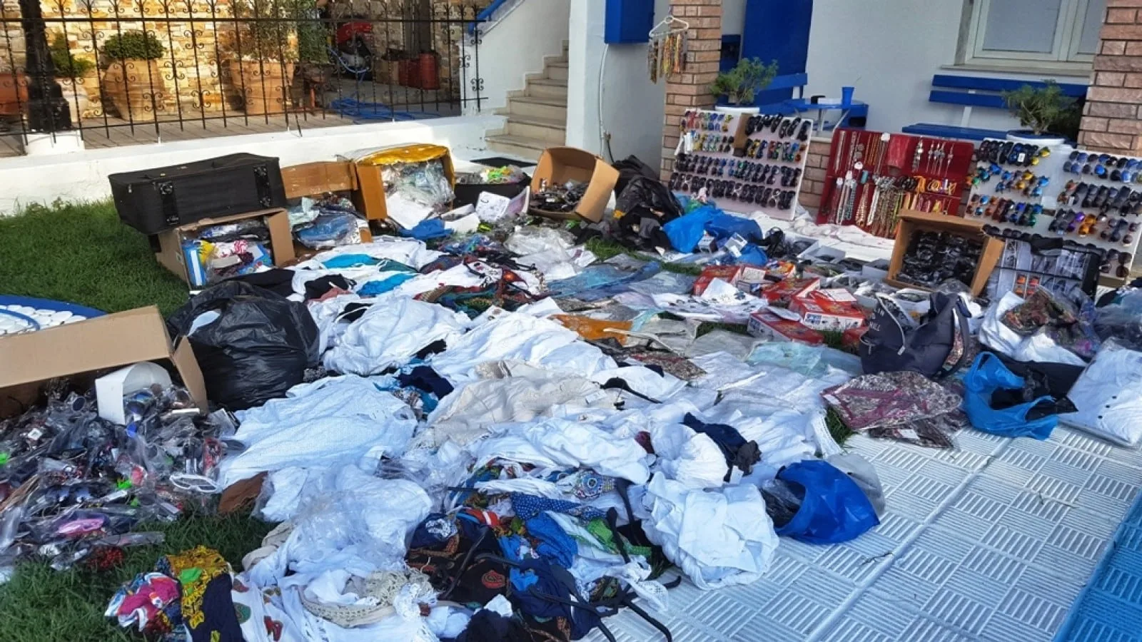 Σαρωτικοί έλεγχοι κατά του παρεμπορίου στη Θεσσαλονίκη — 17.000 ευρώ πρόστιμα και εκατοντάδες κατασχέσεις