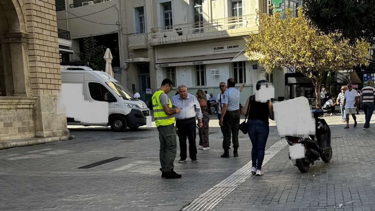 Πεζόδρομοι υπό… κατοχή: Η Δημοτική Αστυνομία κηρύσσει πόλεμο στους παραβάτες οδηγούς