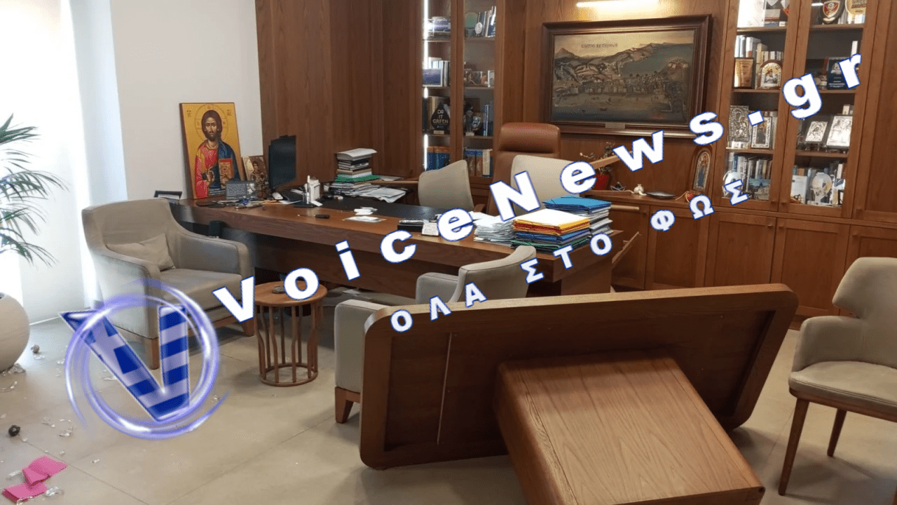 Άνδρας αναποδογύρισε έπιπλα και φώναζε εξαγριωμένος στο Δημαρχείο Ρεθύμνου