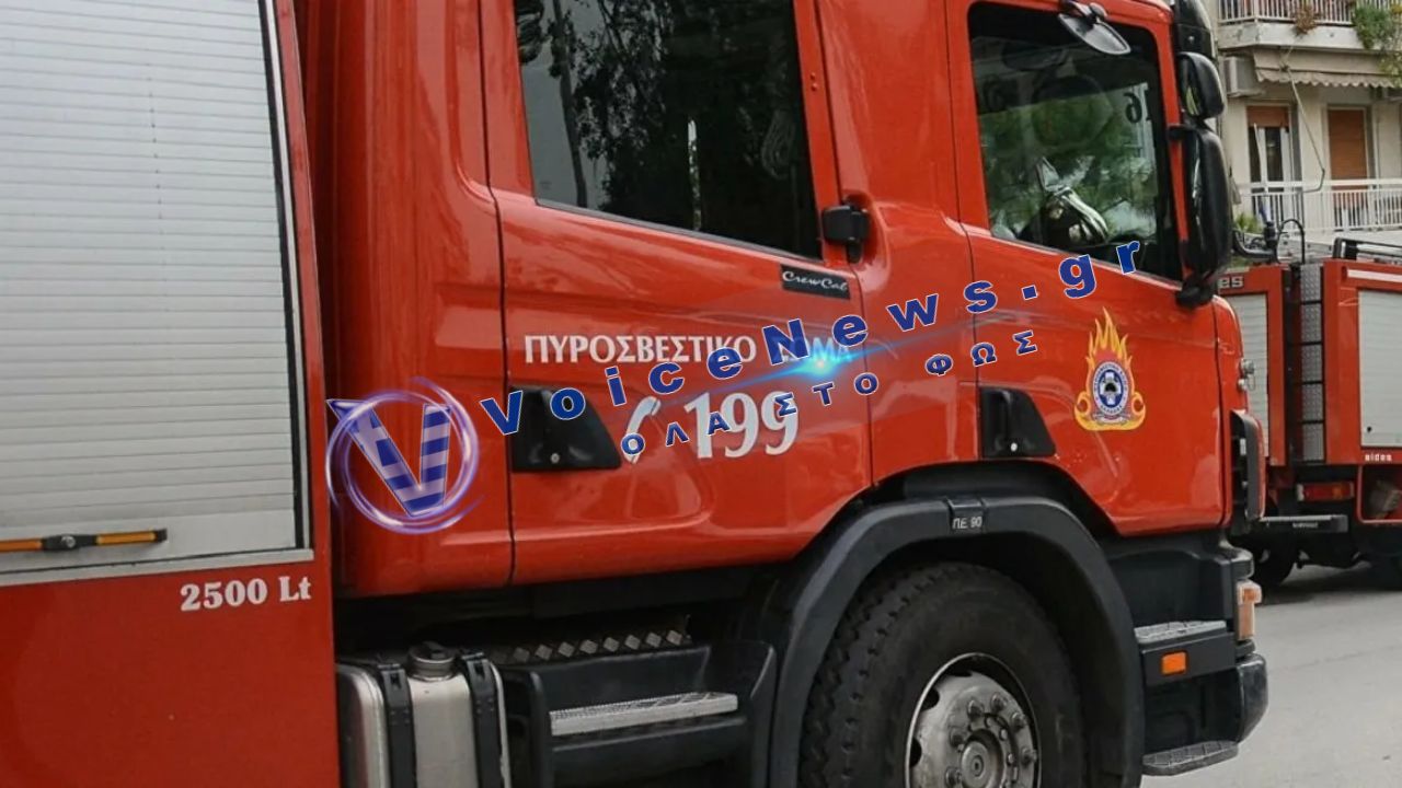 Φωτιά σε διώροφο κτίριο στην Καλλιθέα – Μεγάλη κινητοποίηση της πυροσβεστικής