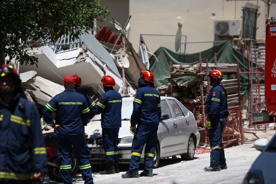 Πετράλωνα: Συλλήψεις για την κατάρρευση της τετραώροφης πολυκατοικίας – Στη δικογραφία ιδιοκτήτης και εργολάβος