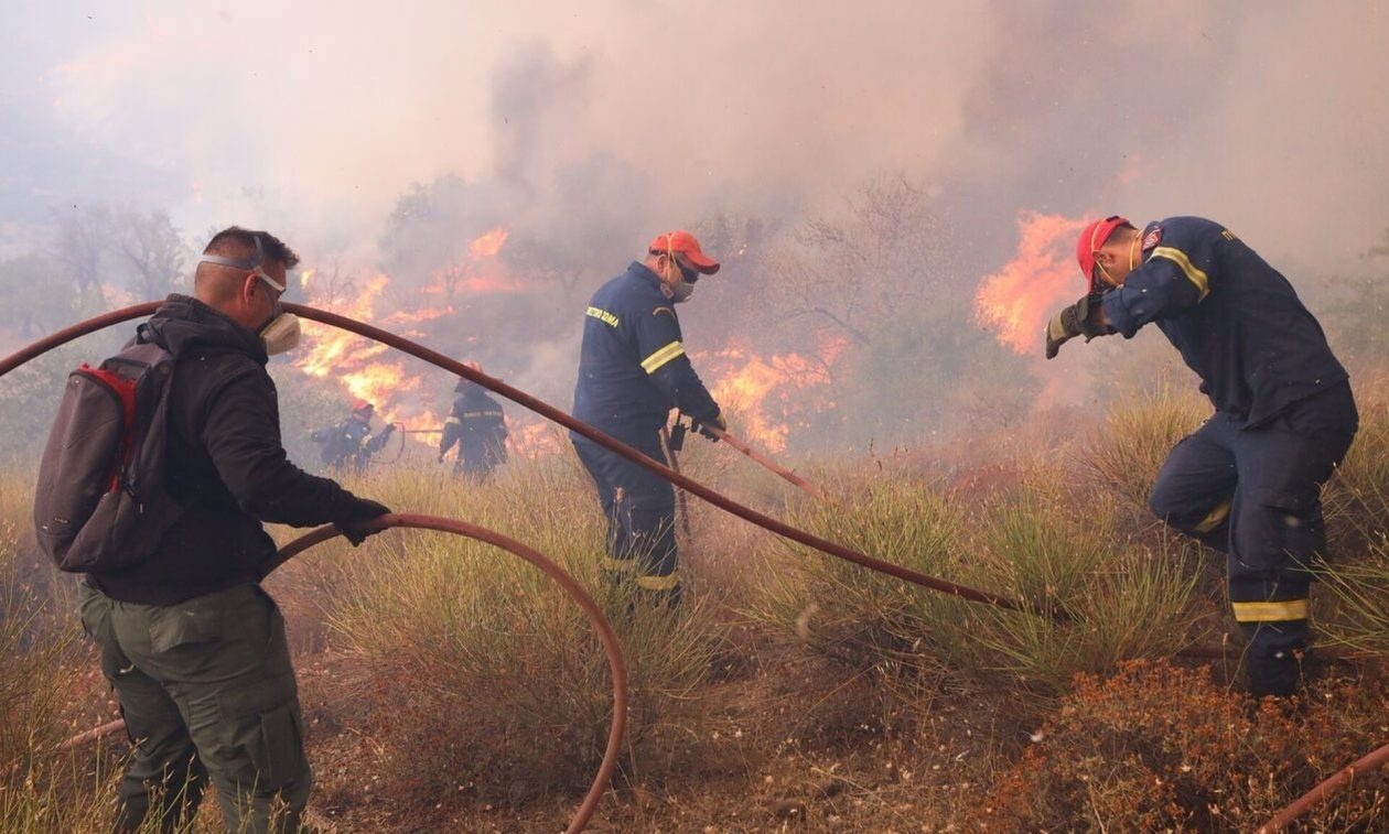 Υπό έλεγχο η φωτιά στην Καβησό Φερών – Ισχυρή κινητοποίηση επίγειων και εναέριων μέσων